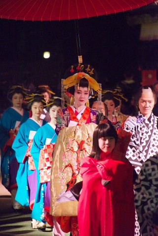 すみだ水族館 『春遊び。ここは、お江戸の水族館。』