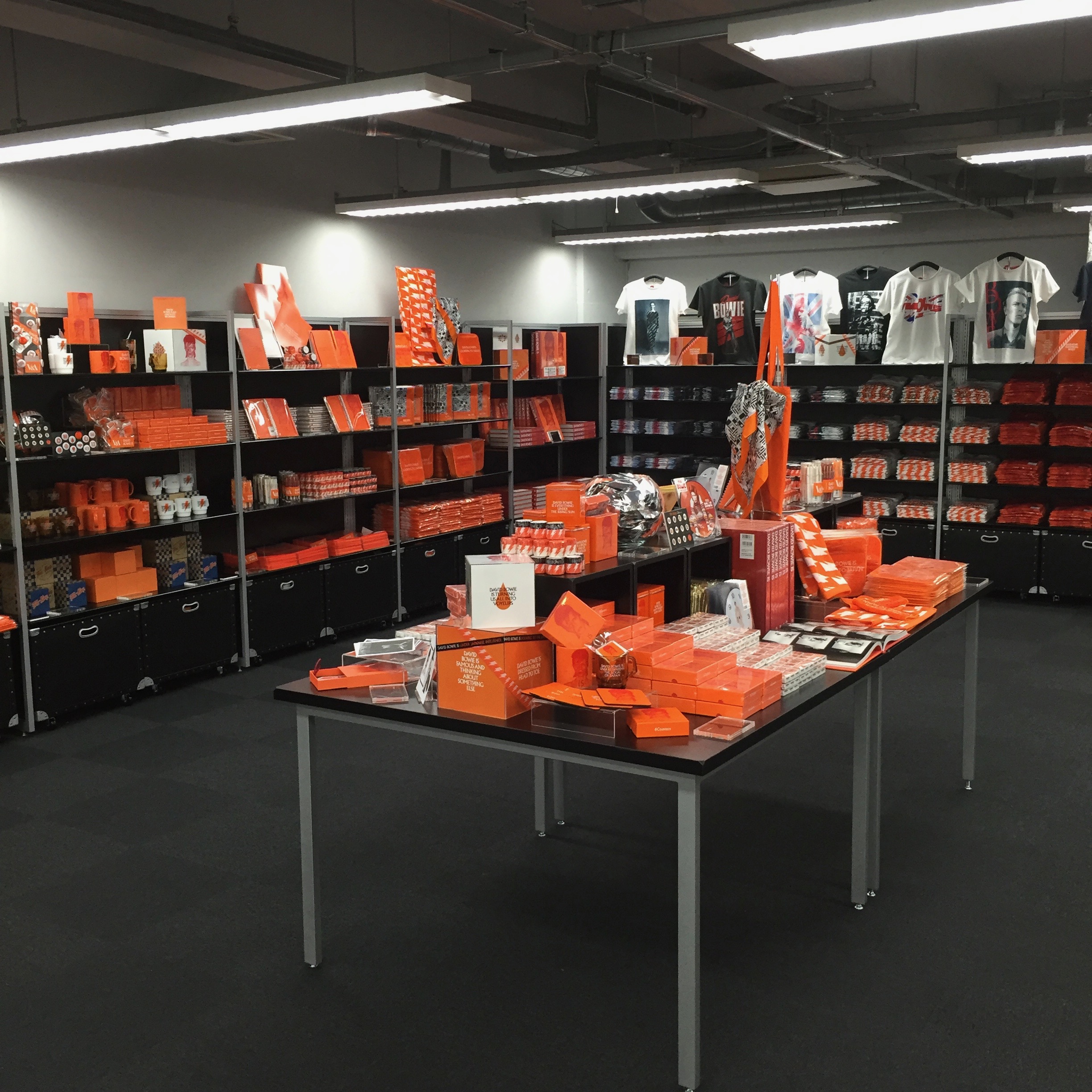 『DAVID BOWIE is CAFE』