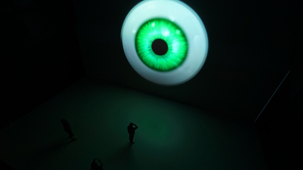 8KVR インタラクティブアート『カナシミの国のアリス』