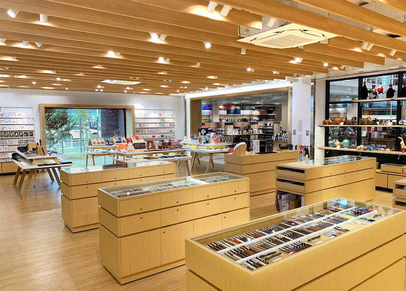 「伊東屋 熊本店 」

